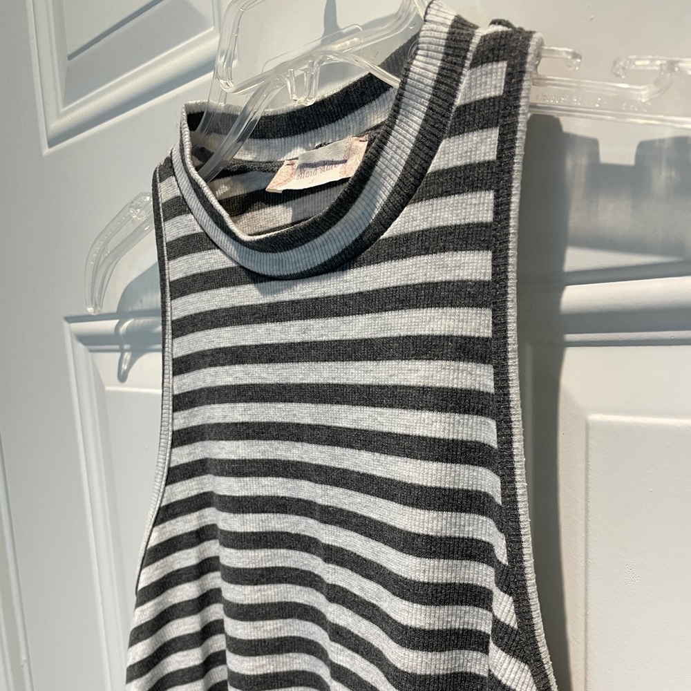 Altar’d State Gray Stripes Mock-Neck Ribbed Racerback Sleeveless Top Size Small - Picture 8 of 10